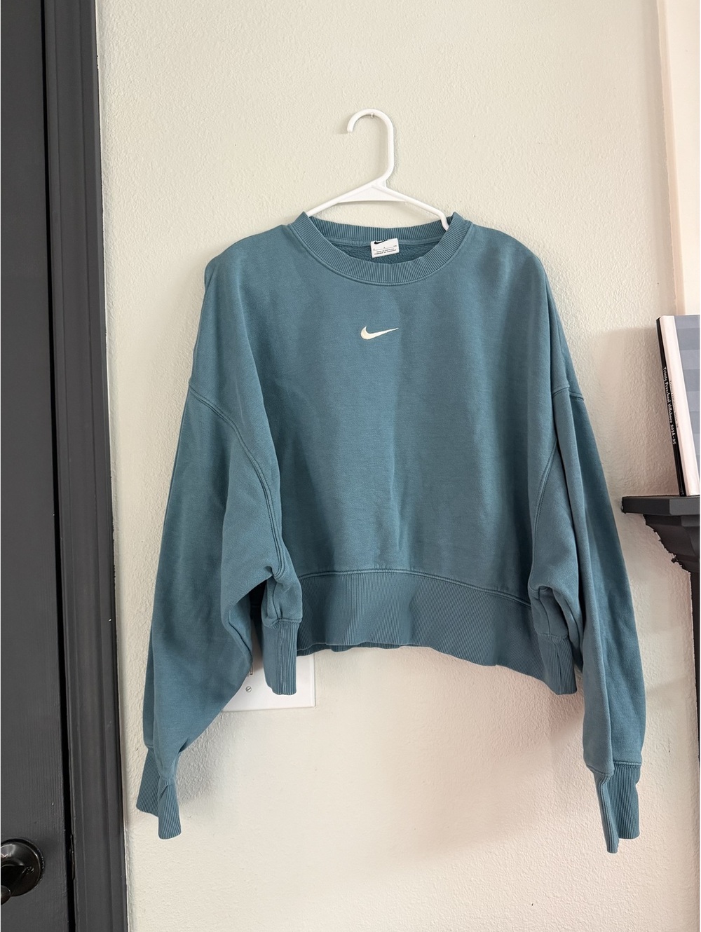 Nike woman’s small crewneck sweatshirt